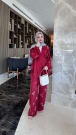 More Taşlı Takım - Bordo