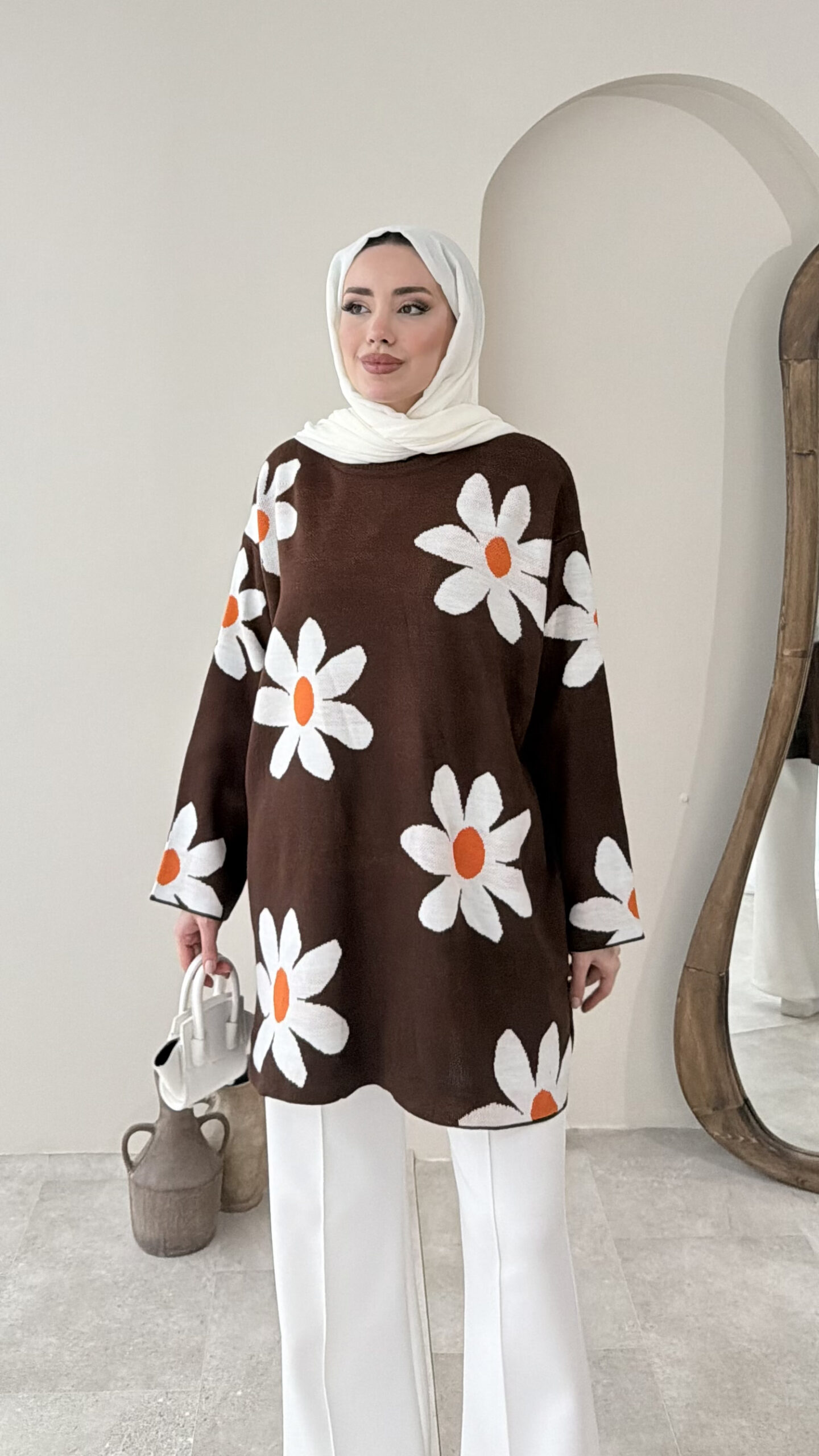 1764444396_0_692b48ec6b17e.jpg Çiçekli Triko Kazak - Kahverengi - Görsel 1