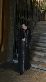 Sahra Işıltı Abaya