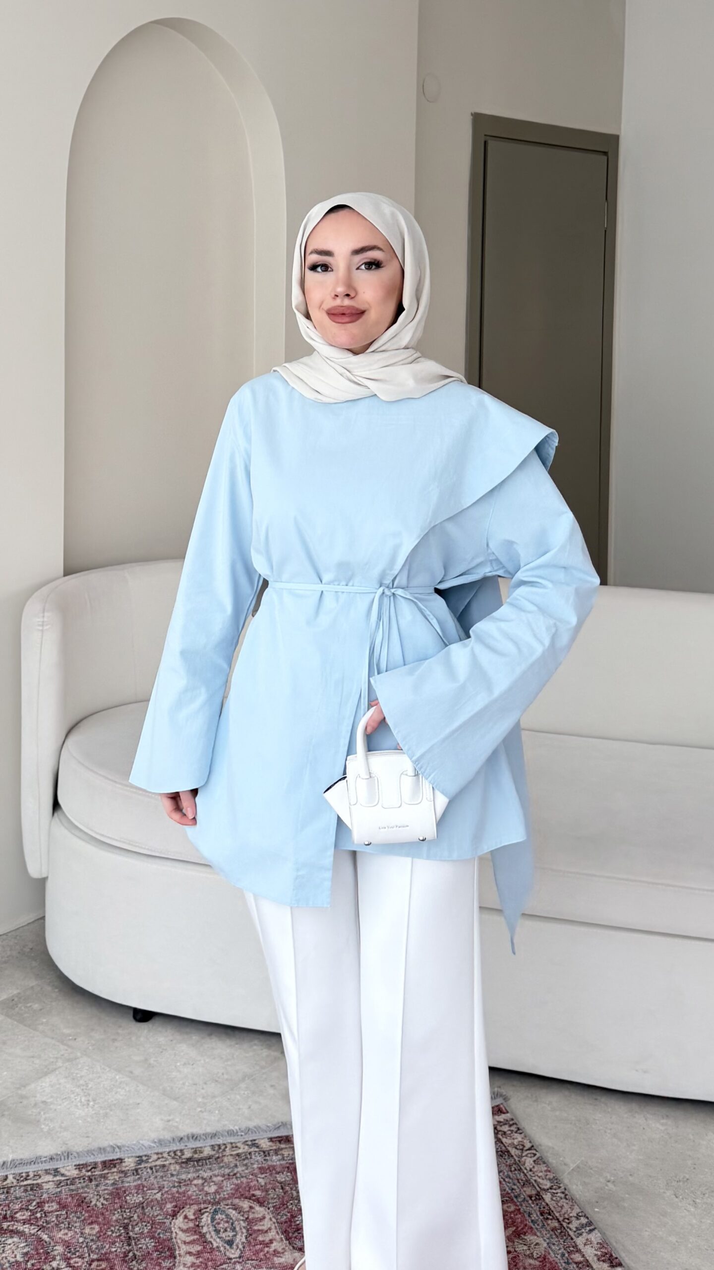 1771747753_0_699ab9a98e5f2.jpeg Helen Gömlek - Mavi - Görsel 1