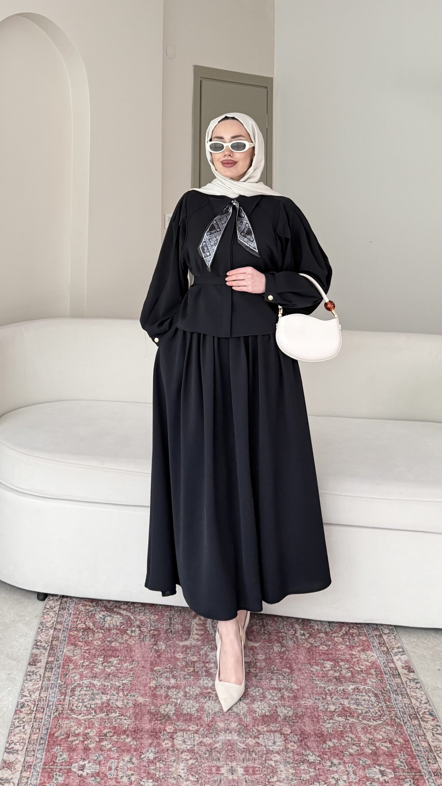 1772324881_0_69a38811cefe4.jpeg Sibil Fularlı Takım - Lacivert - Görsel 1